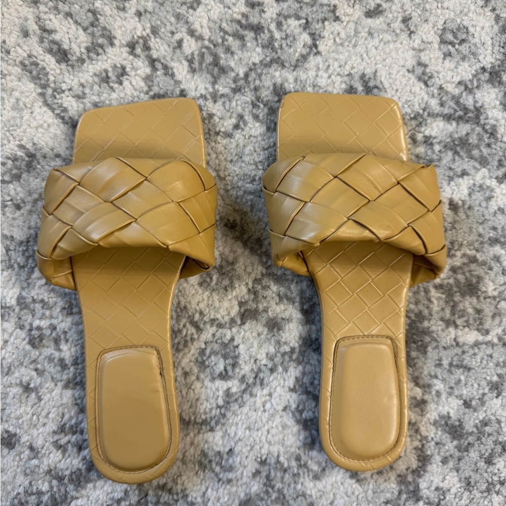 Women's Tan Woven Slide Sandals